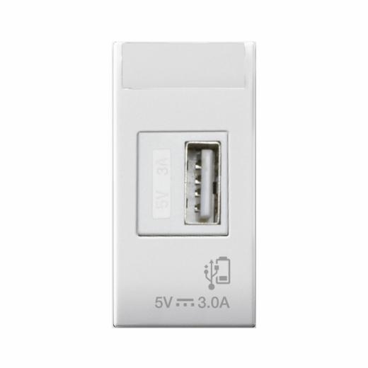AVE 441082USB3A CARICATORE USB TIPO A DOMUS S44 10-240V 50-60 HZ USCITA 5V 3A