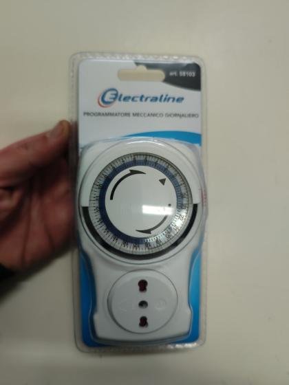 Programmatore temporizzatore timer giornaliero orologio Electraline con presa.