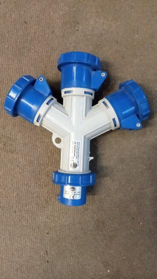 FAEG Multipresa industriale 230V IP67 - 3 prese CEE 2P-T 16A