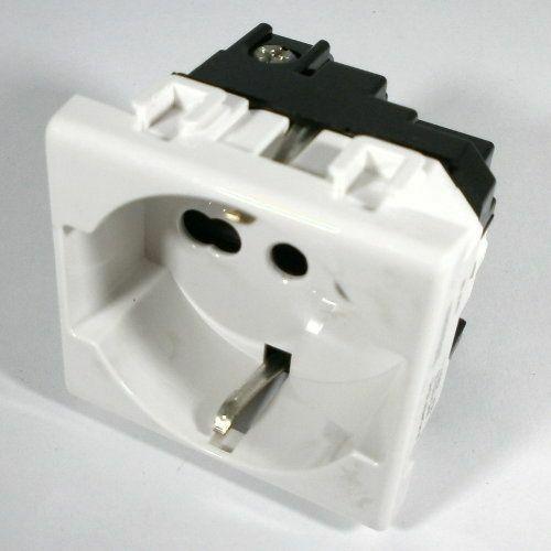 BTICINO SERIE MATIX PRESA SCUKO UNIVERSALE AM5440/16-